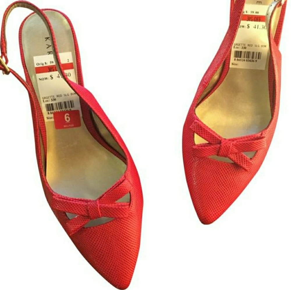 Sling back heel with bow